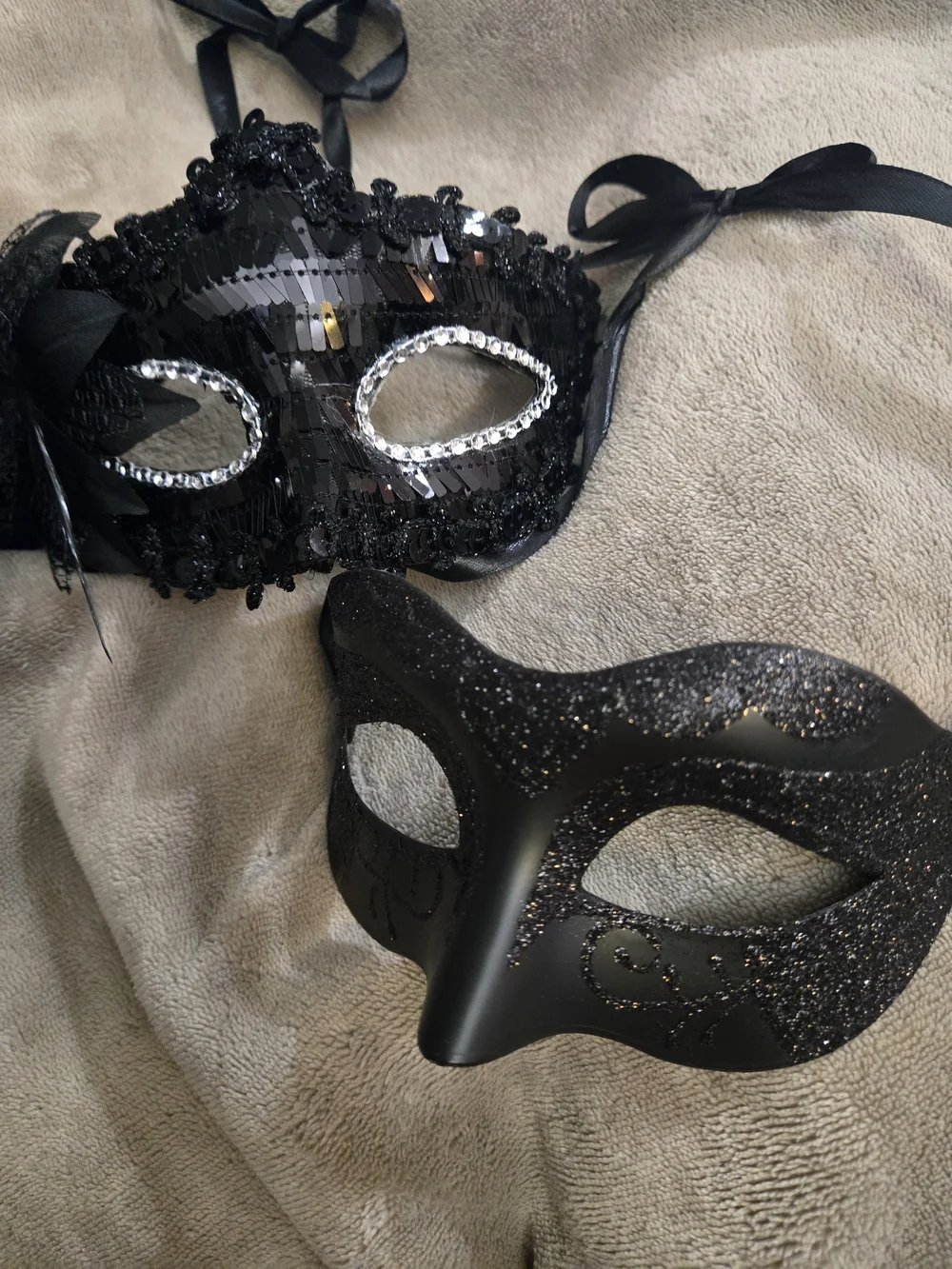 His And Hers Black Sequin & Glitter Masquerade Mask Set - Elegant Party Eye Mask